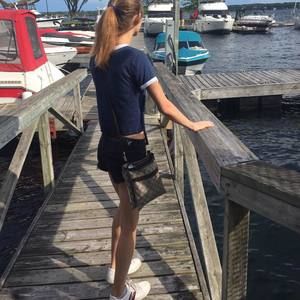 Meet your Posher, Brooke